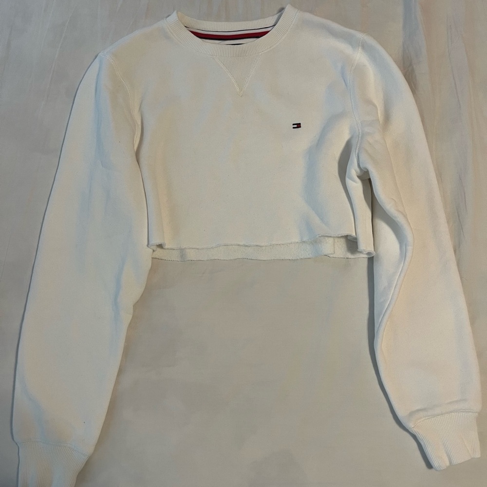 tommy hilfiger cropped white sweatshirt